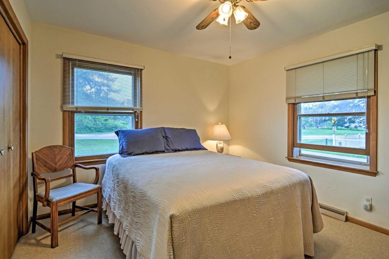 Lake Huron House With Grill And Beach Access! East Tawas Экстерьер фото