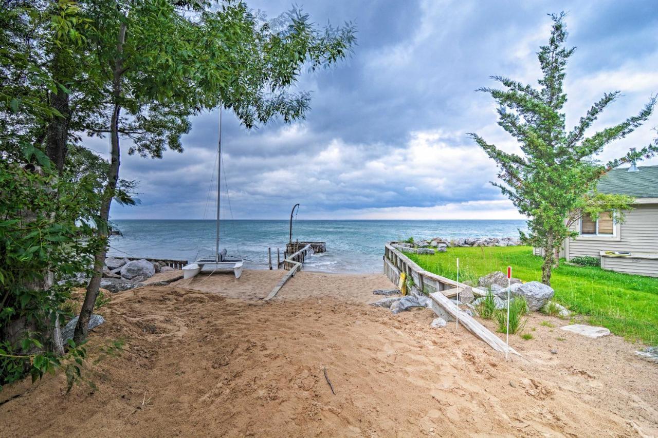 Lake Huron House With Grill And Beach Access! East Tawas Экстерьер фото