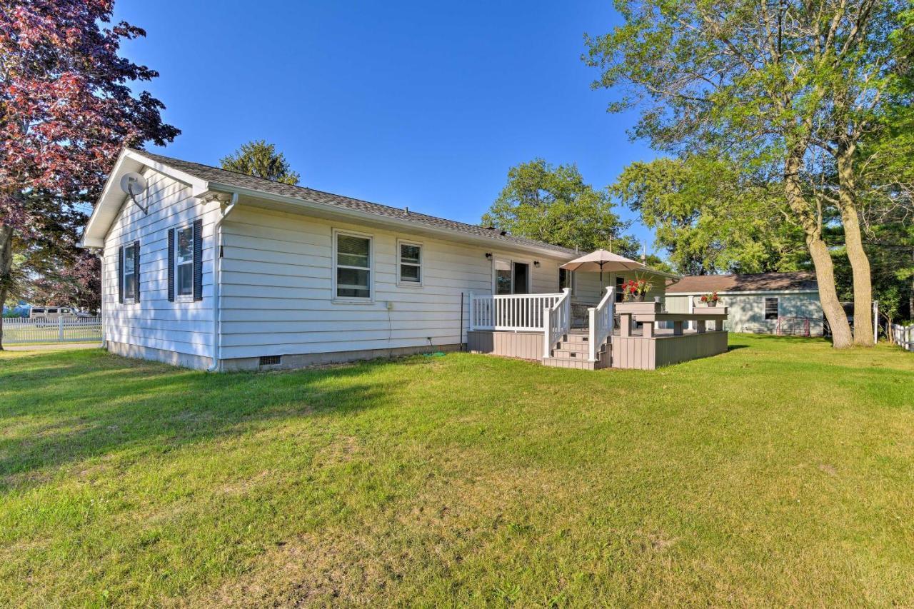 Lake Huron House With Grill And Beach Access! East Tawas Экстерьер фото